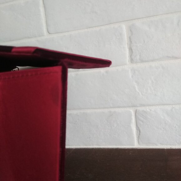 Vintage dark red velvet handmade in Hong Kong gold chain clutch bag purse - Picture 10 of 16